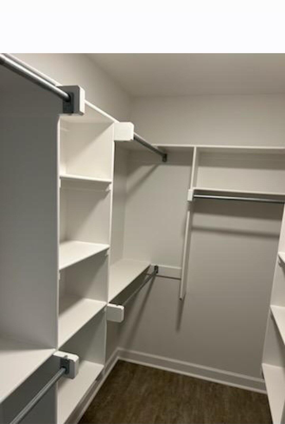 Building Photo - 402 W Cherry St