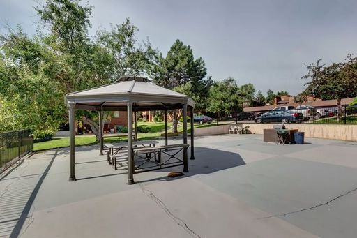 Building Photo - Lovely 1 Bedroom, 1 Bathroom Lakewood Condo! Community POOL!!!