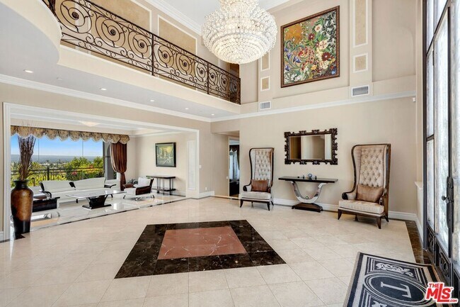 Building Photo - 18047 Karen Dr