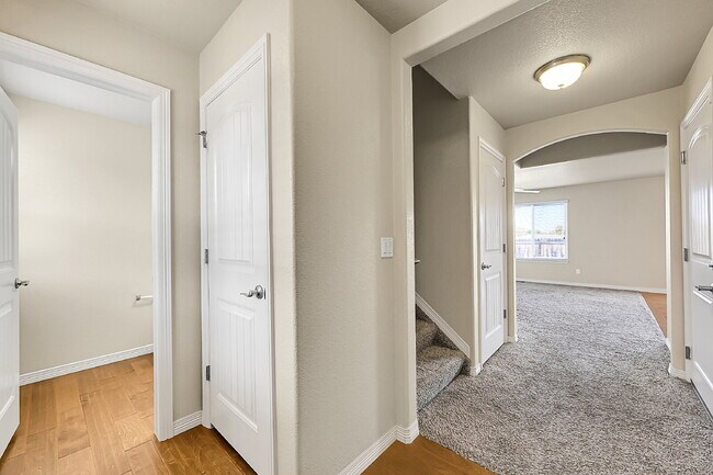 Building Photo - $2,145.00, 4-bed, 2.5-bath located in Colo...