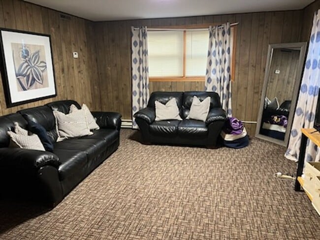 Building Photo - 7917-19 University