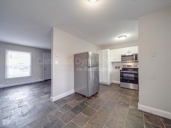 Building Photo - 325 S Gardner Ave