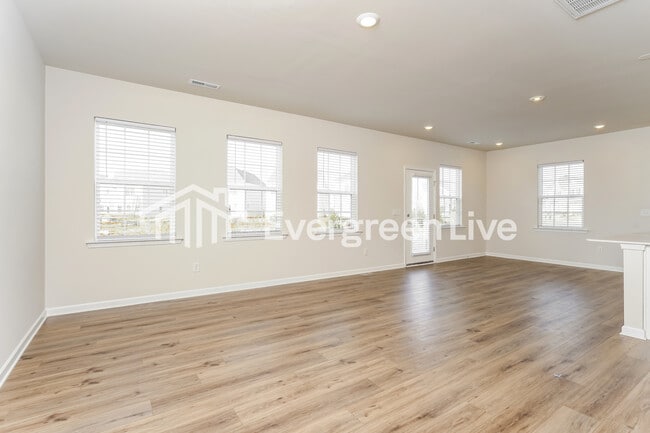 Building Photo - 829 Pear Blossom Ct