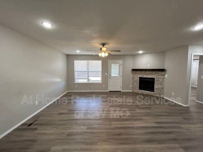 Building Photo - 704 Watermill Cir
