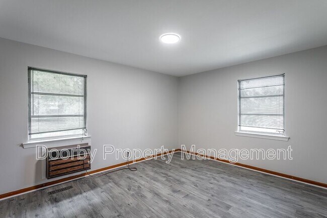 Building Photo - 186 Greens Lake Cir