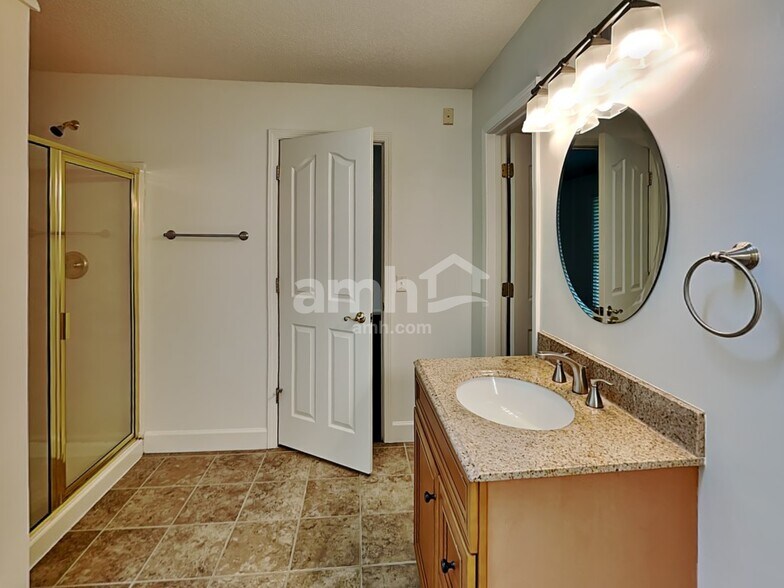 Building Photo - 5802 Swanston Dr