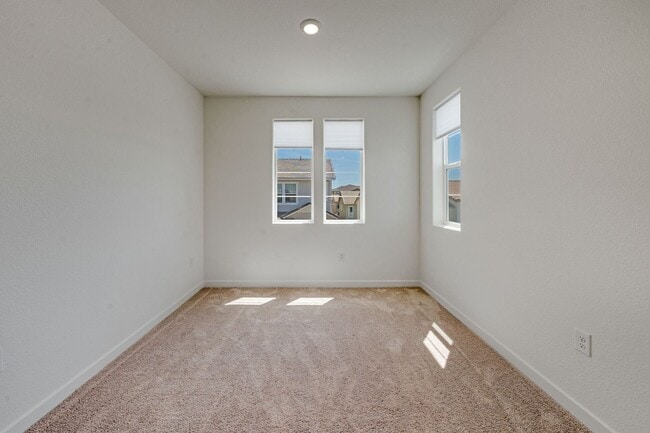 Building Photo - Never Lived In 4 Bedroom Home for Rent in Folsom Ranch!