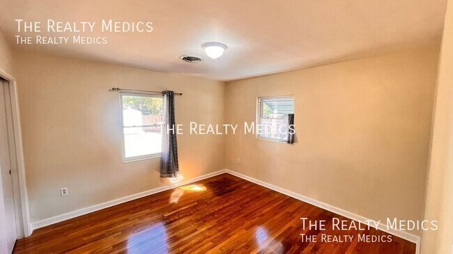 Building Photo - 2271 Northland Rd