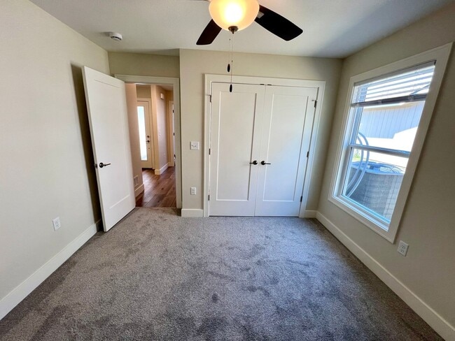 Building Photo - Newly built 3-bedroom duplex in Irvine Acres!