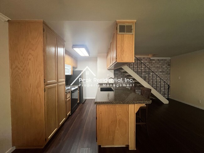Building Photo - 2bd/1ba Condo with 1 Car Garage- Minutes From ARC!