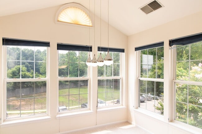 Building Photo - 7505 Calderon Ct