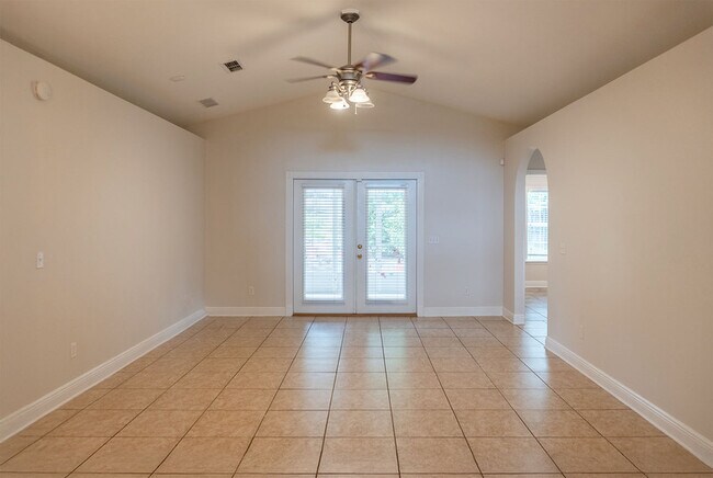 Building Photo - 1106 High Meadow Dr
