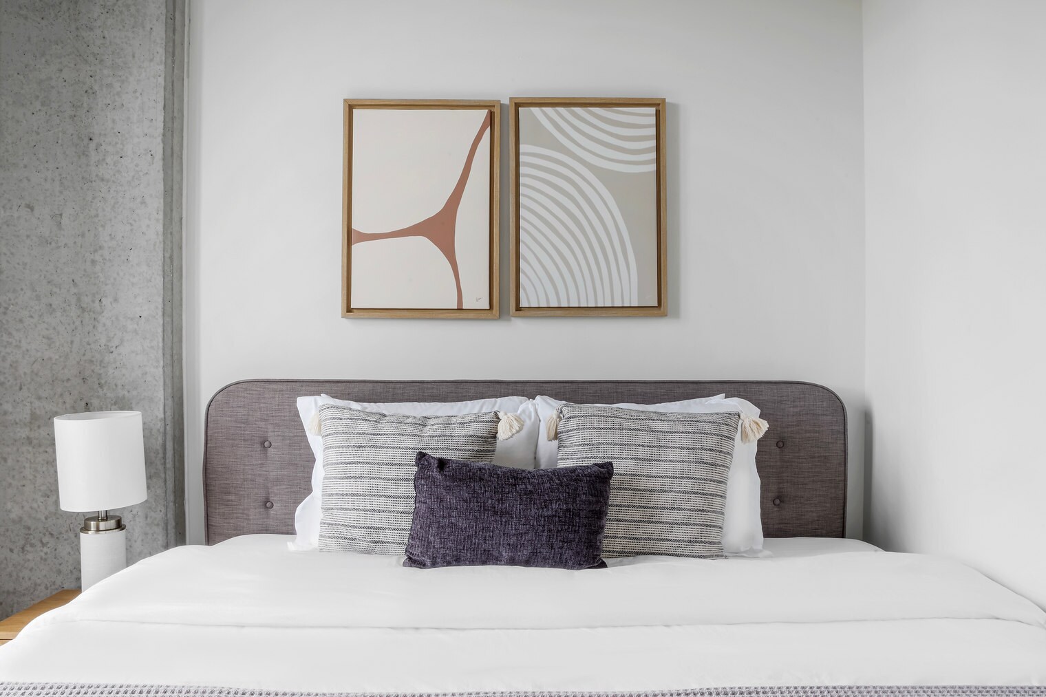 Building Photo - 624 Yale Ave N