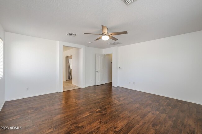 Building Photo - 3112 S 82nd Ln
