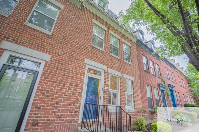 Building Photo - 104 N Dallas St