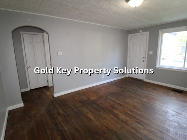 Building Photo - MUNCIE 2 BR 1 BA House with Central Air and 2-Car Garage (SECTION 8 APPROVED)