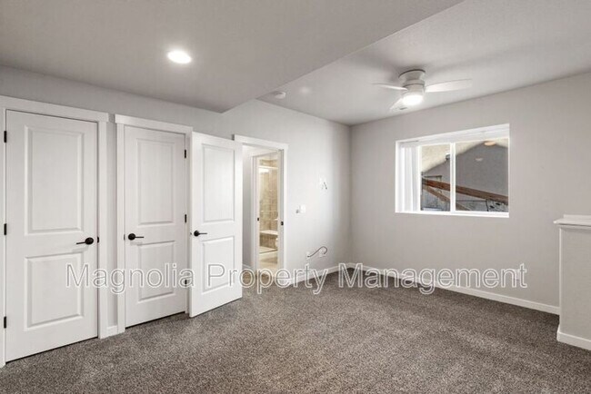 Building Photo - 9340 Blue Birch Ct