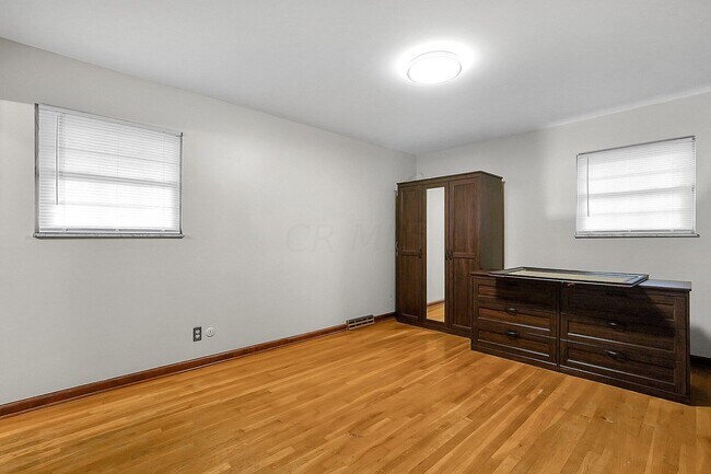 Building Photo - 4959 Woodbriar Pl