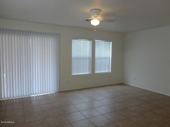 Building Photo - WATERFORD SQUARE COMMUNITY 3 BED 2.5 BATH