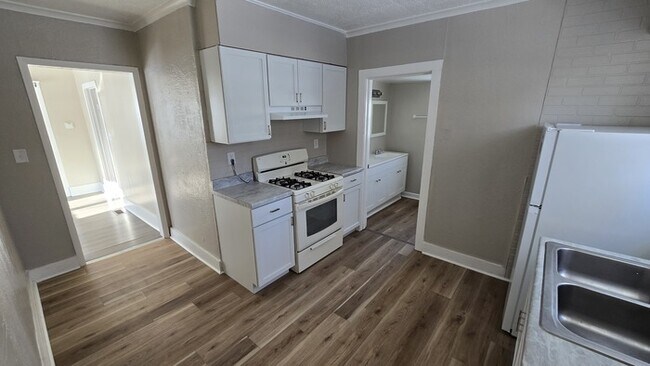 Building Photo - 2914 Sewell St