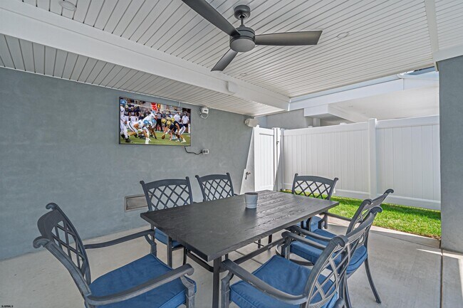 Building Photo - 26 S Rosborough Ave