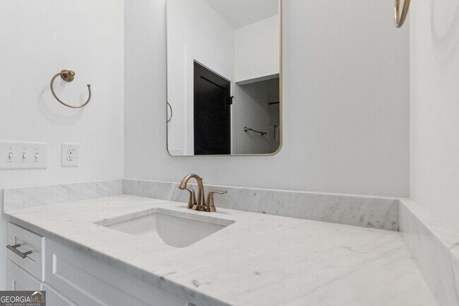 Building Photo - 98 Middle St