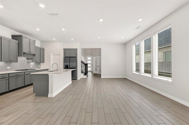 Building Photo - 9319 Galloway Wds Trl