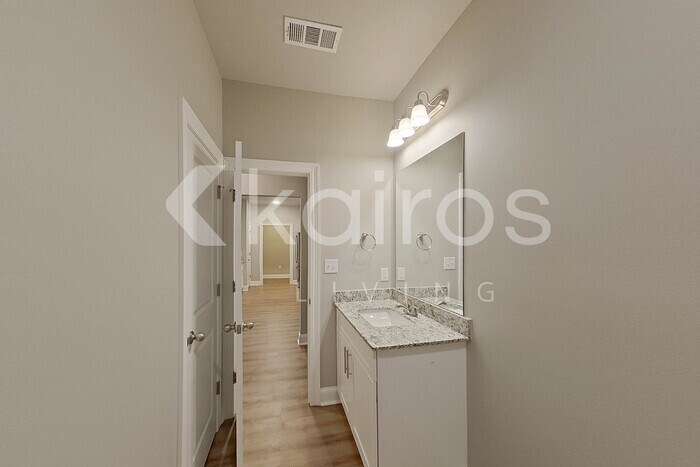 Building Photo - 22868 Monterey Ave
