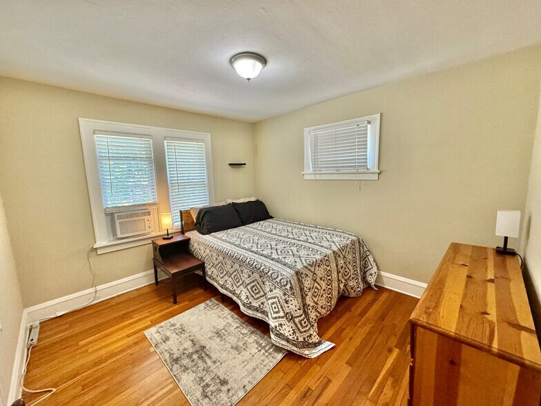 Building Photo - 2334 Noble Rd