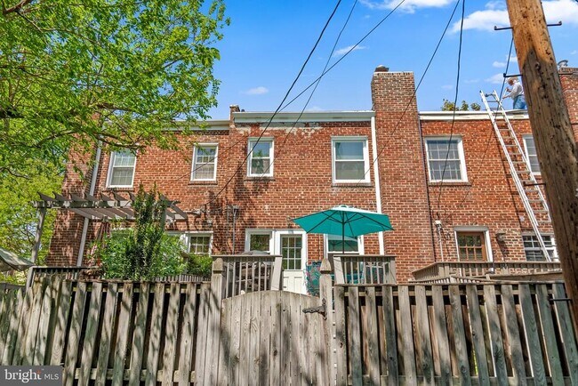 Building Photo - 303 Mt Vernon Ave