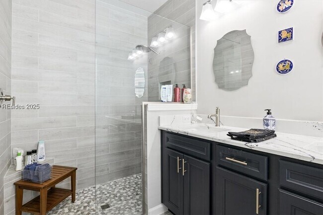 Building Photo - 731 Harborside Dr