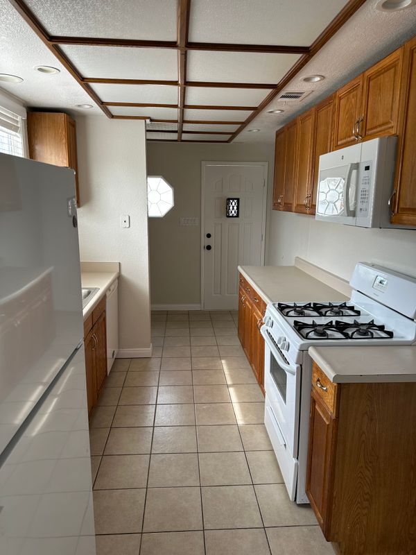 Building Photo - 5133 Levelside Ave