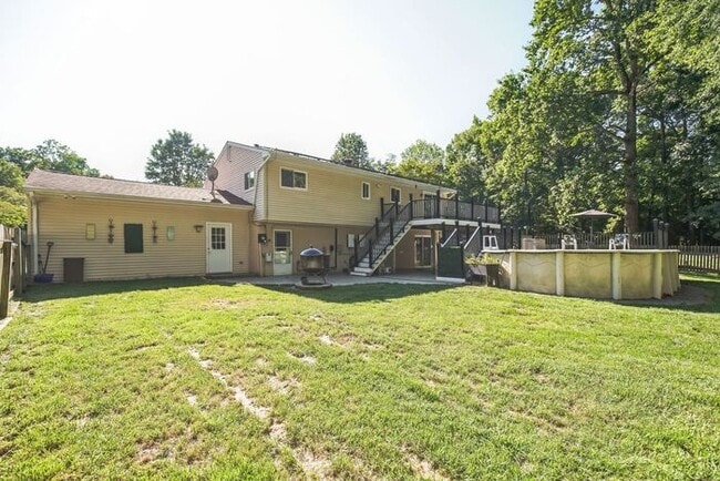 Building Photo - 12100 Silver Maple Dr