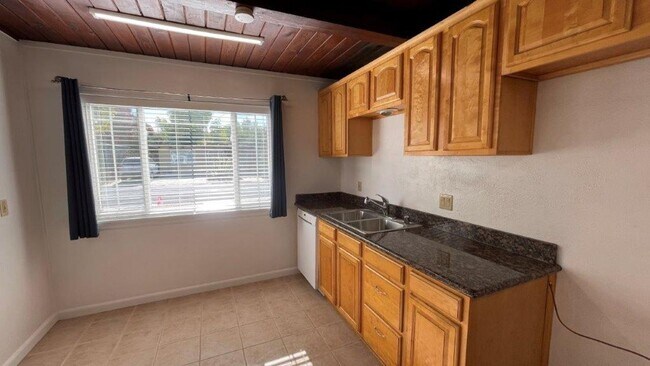 Building Photo - Pleasant HIll, Beautiful 3 bedroom 1 bath home w/ 1 car garage Immaculately maintained!