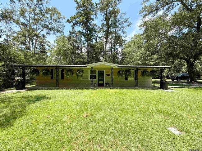 Building Photo - 26084 Pichon Rd
