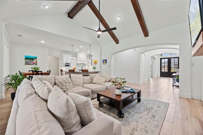 Building Photo - 32711 Wales Cir