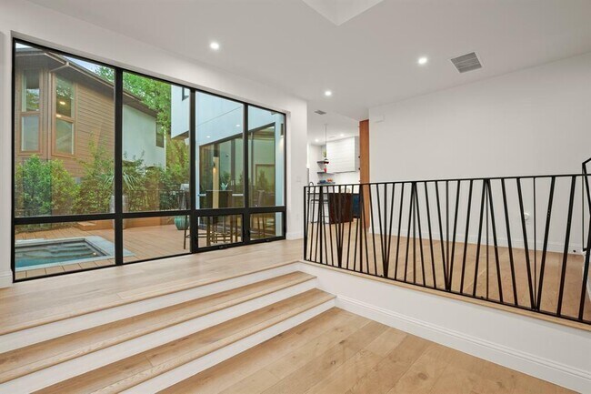 Building Photo - 1401 Rabb Rd