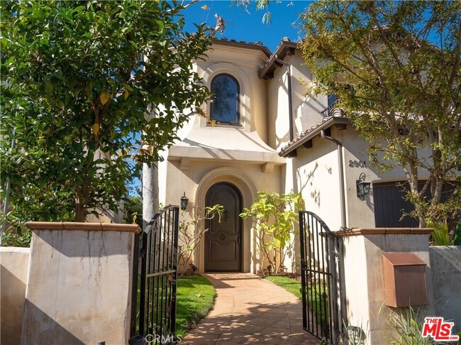 Primary Photo - 2901 Oak Ave