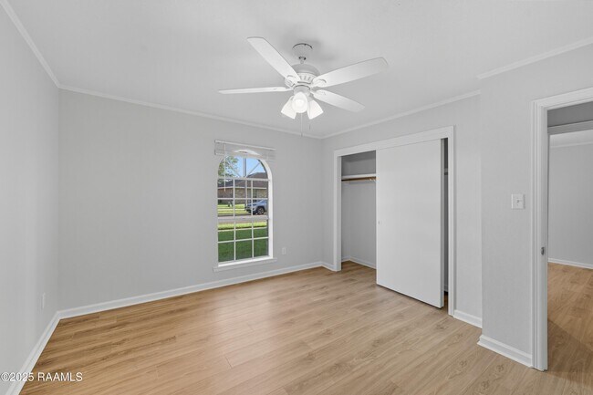 Building Photo - 119 Canada Dr