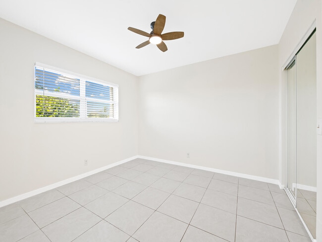 Building Photo - 2238 Monroe St