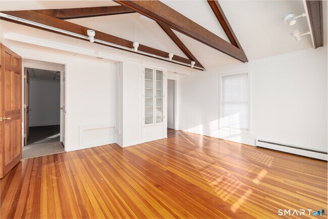 Building Photo - 199 Migeon Ave