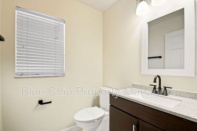 Building Photo - 12630 Lakebrook Dr