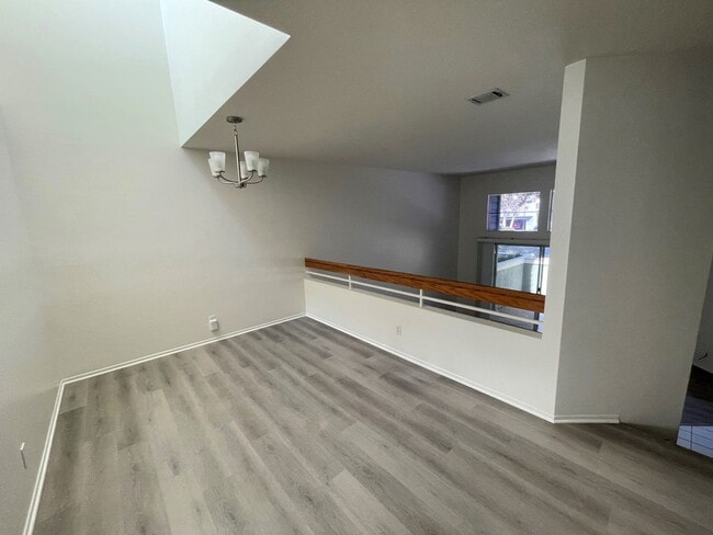 Building Photo - Desirable Cape Weston Condo