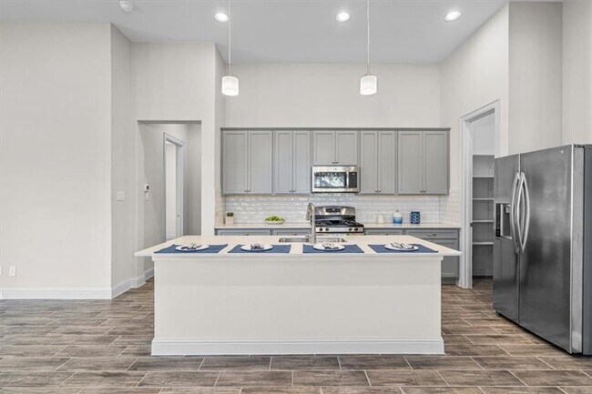 Building Photo - 600 C-Bar Ranch Trl