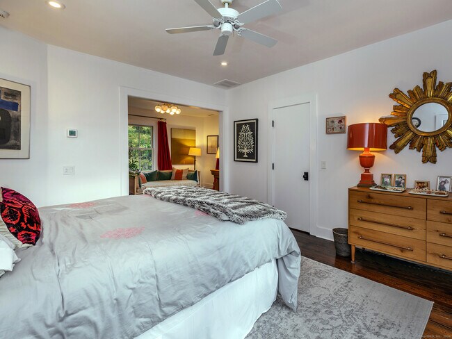 Building Photo - 379 Lake Rd