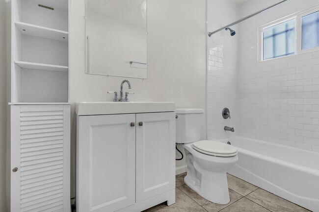 Building Photo - 451 E 101st St