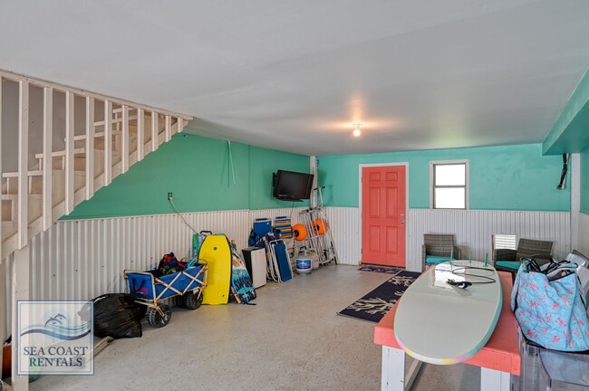 Building Photo - Off Season Monthly Vacation Rental Availab...