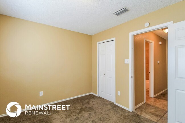 Building Photo - 934 Sanders Dr