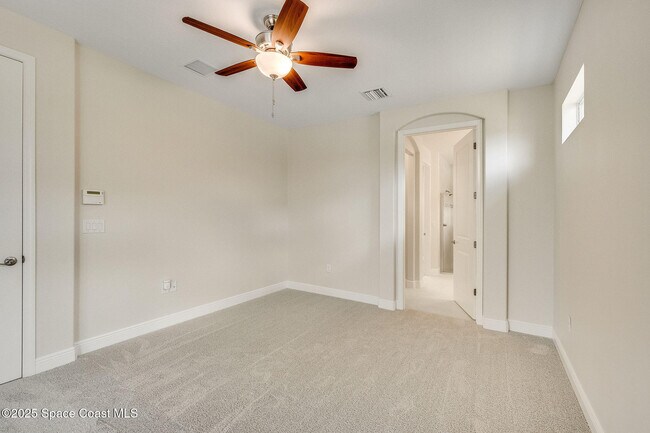 Building Photo - 2746 Spur Dr