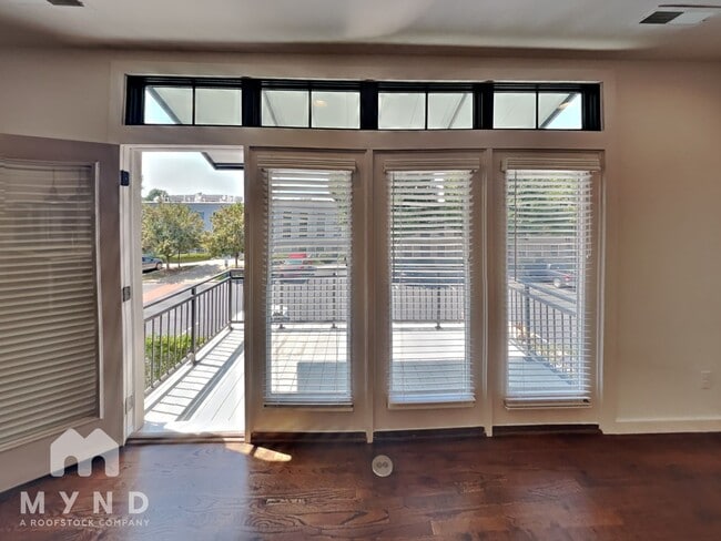 Building Photo - 436 E 33rd St